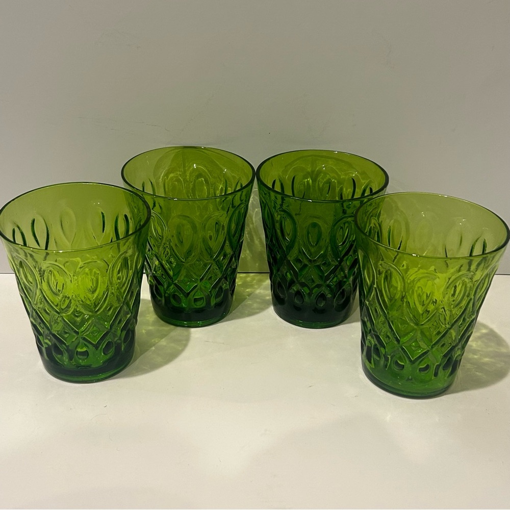 Set of 4 Zrike Glasses Teardrop Pressed Glass